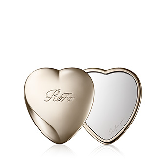 Photo：ReFa HEART MIRROR CHAMPAGNE GOLD